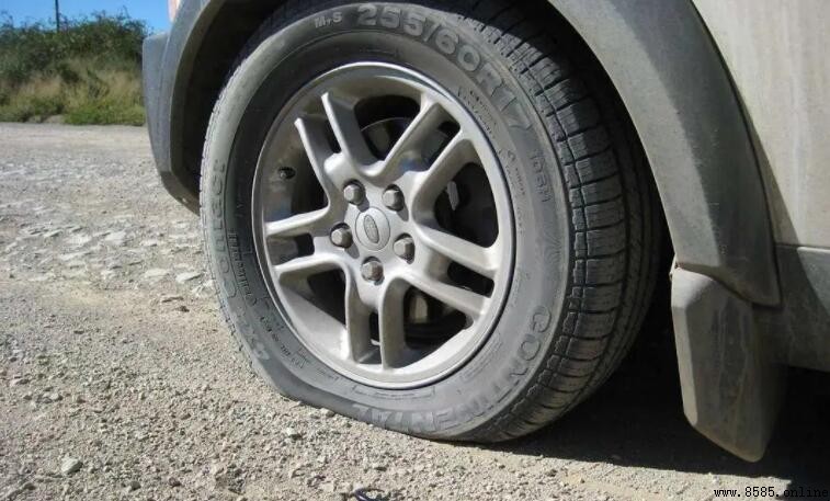 汽車胎壓2.0正常嗎？解析正常範圍與影響