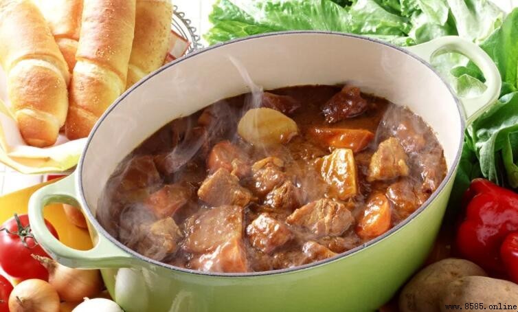 燉肉用砂鍋好還是普通鍋好?全面比較與建議