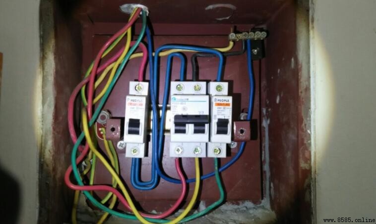 火線是什麼顏色？家用電線顏色標準解析