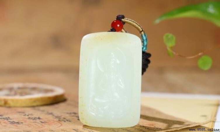 羊脂玉能否沾水？解析其特性與護理方式
