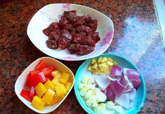 黑椒牛肉粒的家常炒法