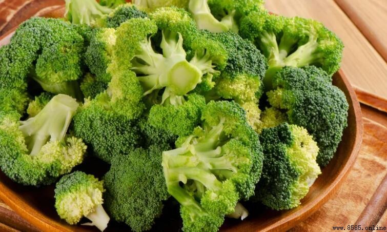 西蘭花焯水用冷水還是熱水?正確方法與原因解析