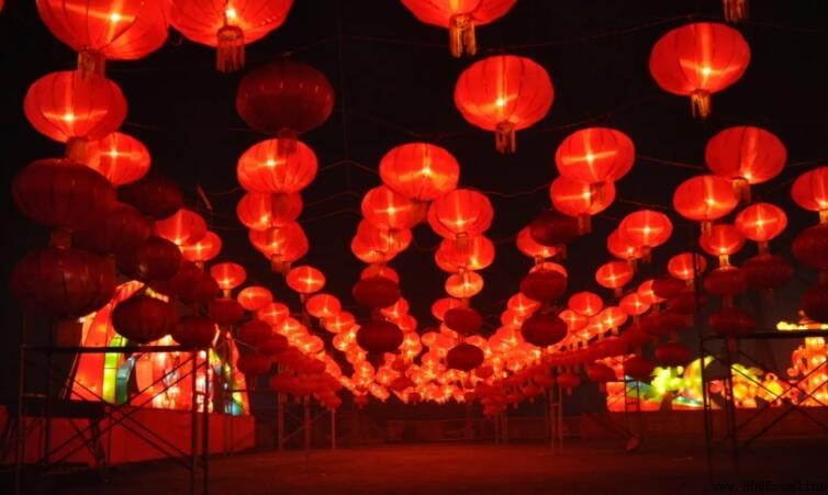 紅燈籠的唯美句子：新年祝福與意境的詩語表達