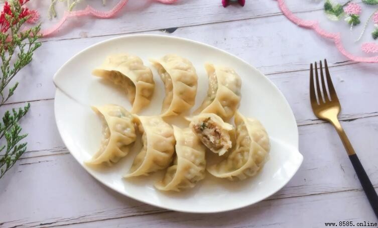 蓮藕餃子需要焯水嗎?處理方法及調味技巧
