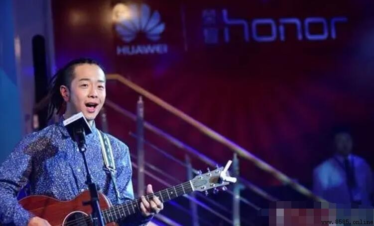 回首依然望见故乡月亮是什么歌