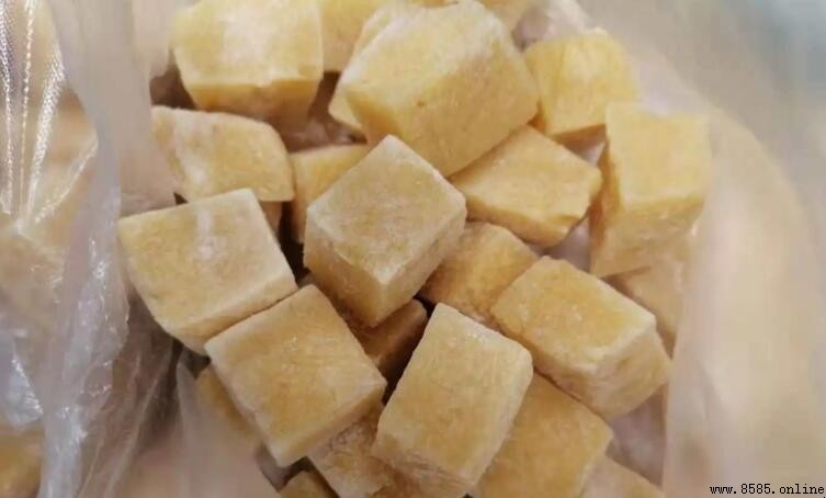 為什麼凍豆腐會變色？原因解析與食用建議