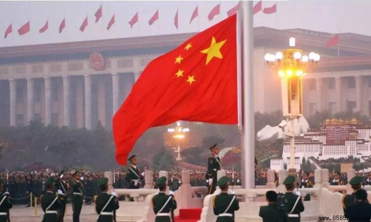 当五星红旗升起时如何写作文