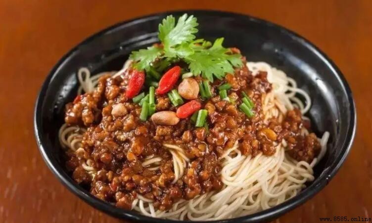 熱干面與雜醬面的差異比較