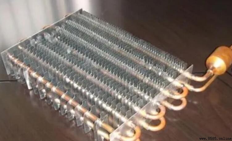 蒸發器的作用與類型解析