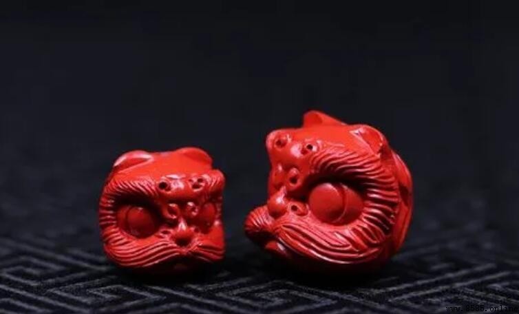朱砂是什麼顏色？解析其獨特色彩與特徵