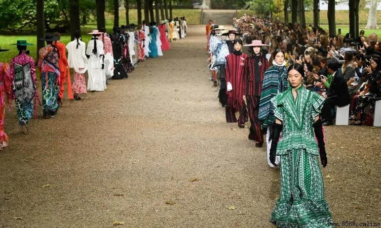 Erdem 是奢侈品嗎?解析其品牌定位與特色