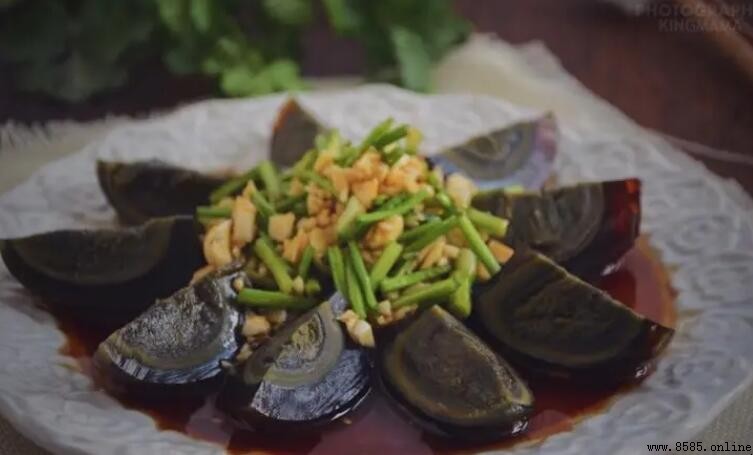 松花蛋有黑點能吃嗎?關於皮蛋安全食用的重要說明