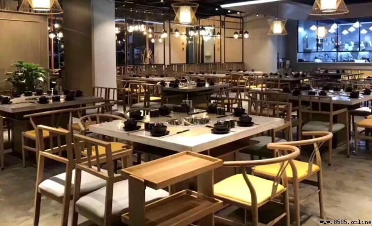 火鍋店桌椅如何布置：空間、客戶與風格的完美搭配