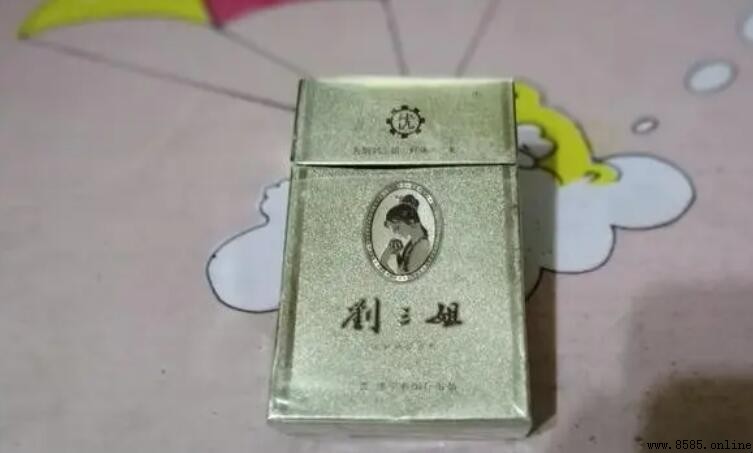 煙盒分類：可回收垃圾