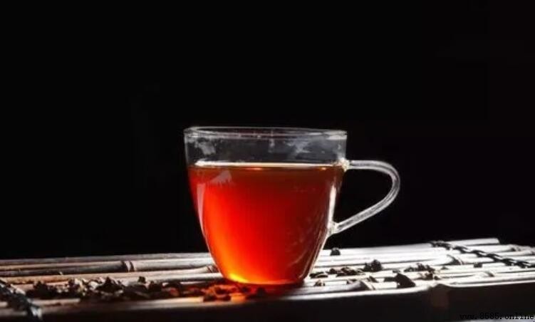 隔夜紅茶可以喝嗎？解析其風味變化與健康影響