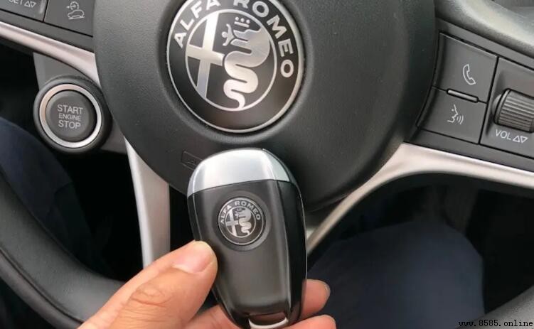 車鑰匙拔不出的原因與解決方法