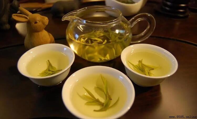 黃茶是什麼茶？解析其特性、種類與功效