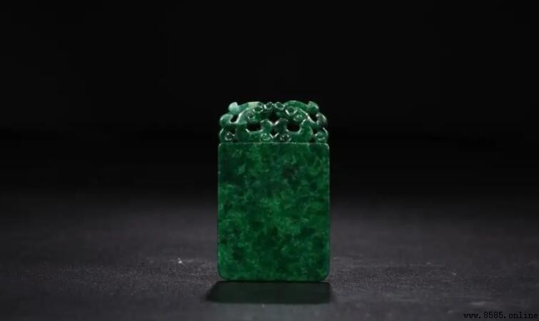 花青翡翠與干青翡翠的區別解析