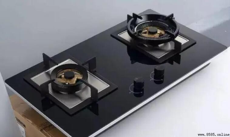 燃氣灶點火時發出啪啪聲且無法著火的原因