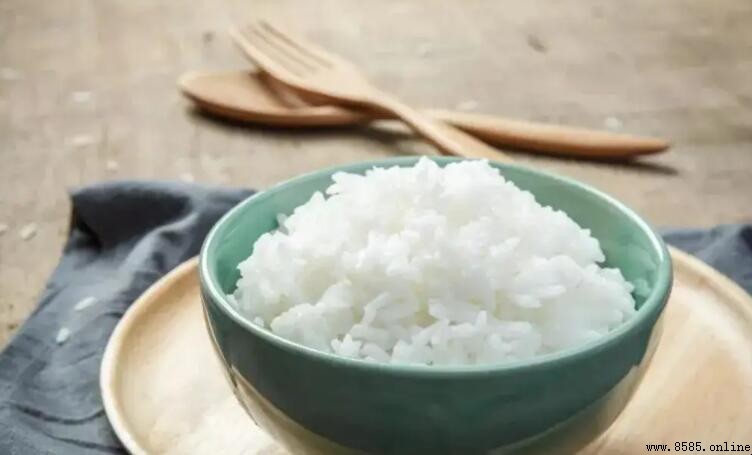米飯蒸軟了要悶多久才能熟？蒸飯時間與技巧全解