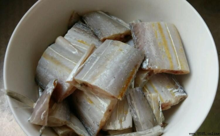 帶魚塊蒸多久才能熟?正確蒸魚時間與判斷方式