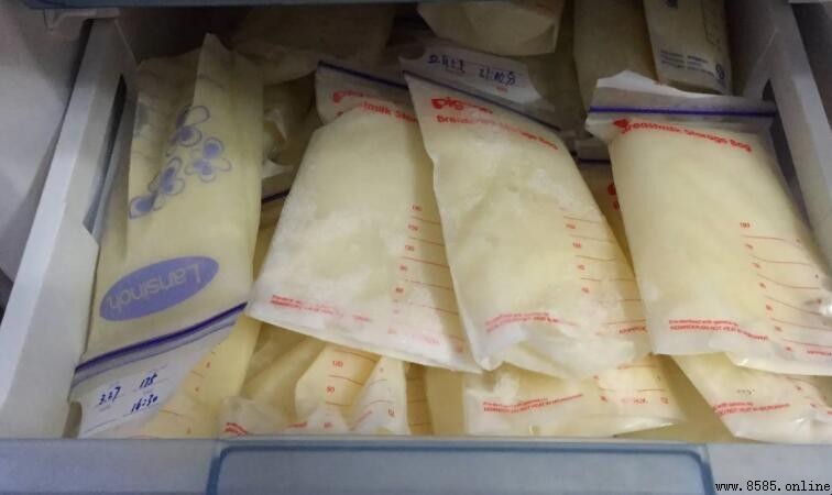 人奶挤出後常溫可保存多久?寶貼使用指南