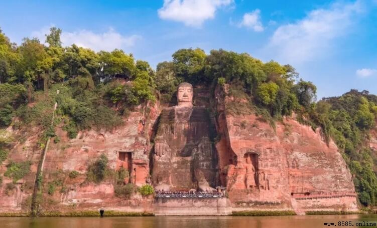 樂山大佛誰建造的?探索凌雲寺高僧海通和尚的傳奇工程