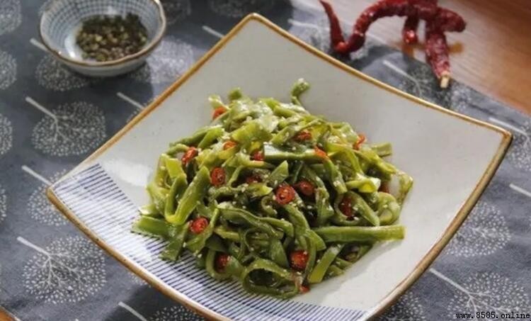 貢菜涼拌需焯水？正確處理步驟與口感技巧