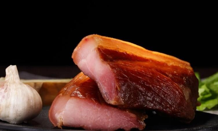 臙肉白霜與發霉的區別