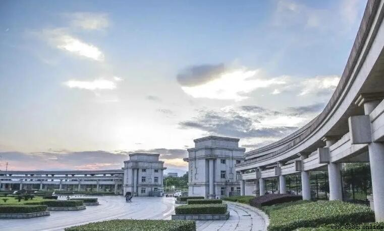 江西财经大学是211吗？