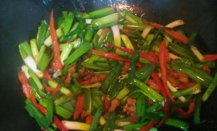 蒜苗炒多久熟？烹饪时间与技巧解析