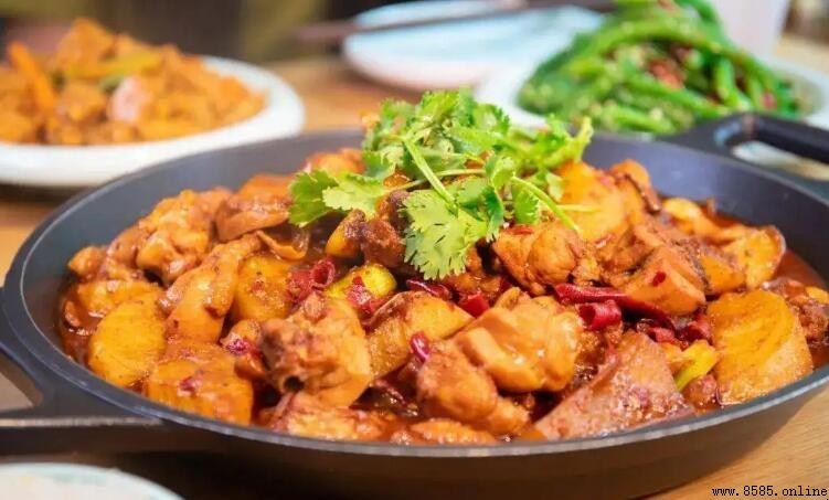 大盘鸡是哪里的特色菜