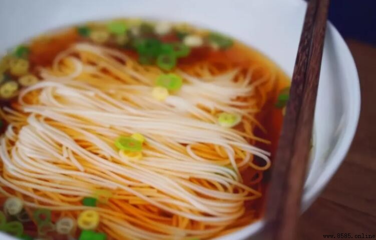 開水能把掛面燙熟嗎?正確煮掛面的方法