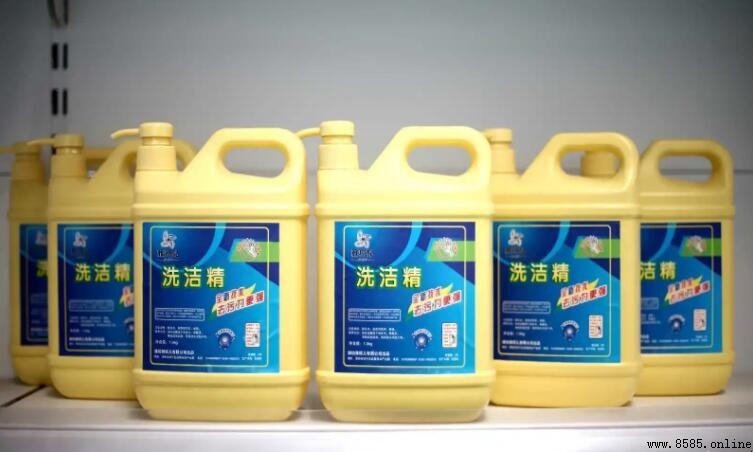 水和洗潔精的比較:相同點與不同點