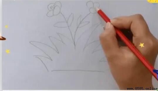 草叢簡筆畫怎麼畫:四步完成自然風景