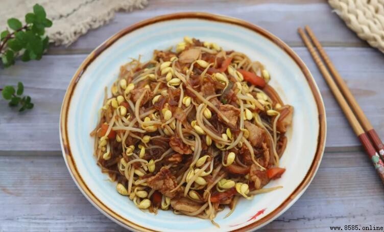 豆芽炒粉條火候解析:大火快炒才夠爽脆