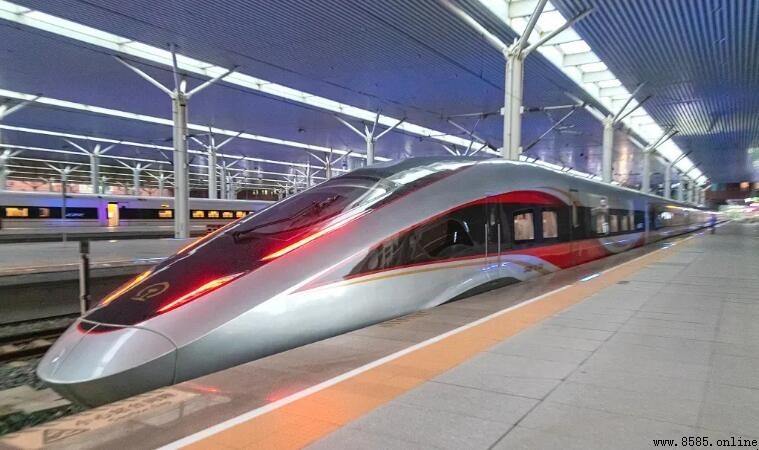高鐵一節車廂能坐幾人?座位分佈與容量詳細解析