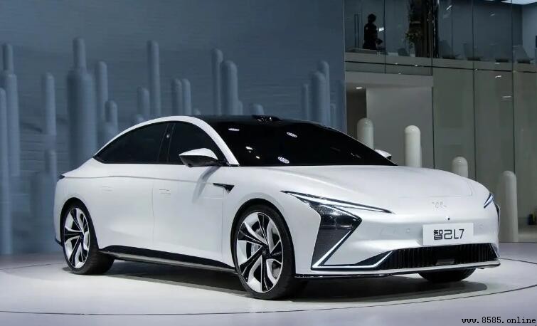 啟動汽車發動機抖動的原因與解決方法