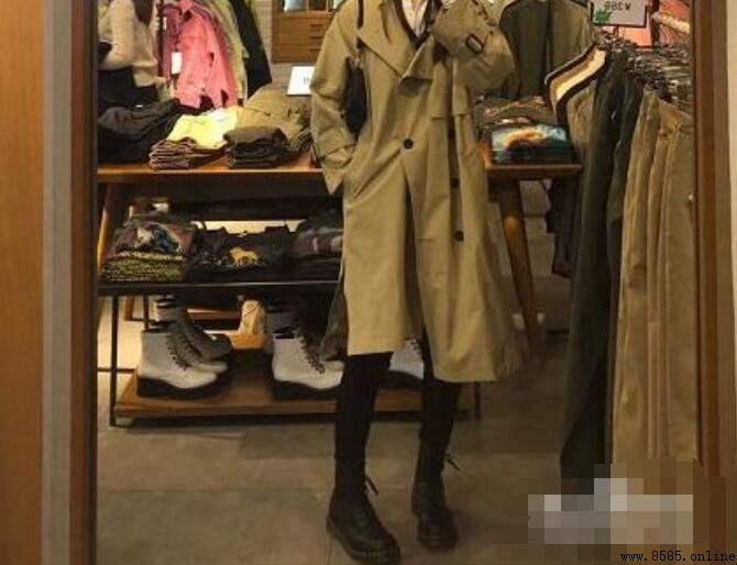 风衣搭配什么鞋子好看？3种经典穿法推荐