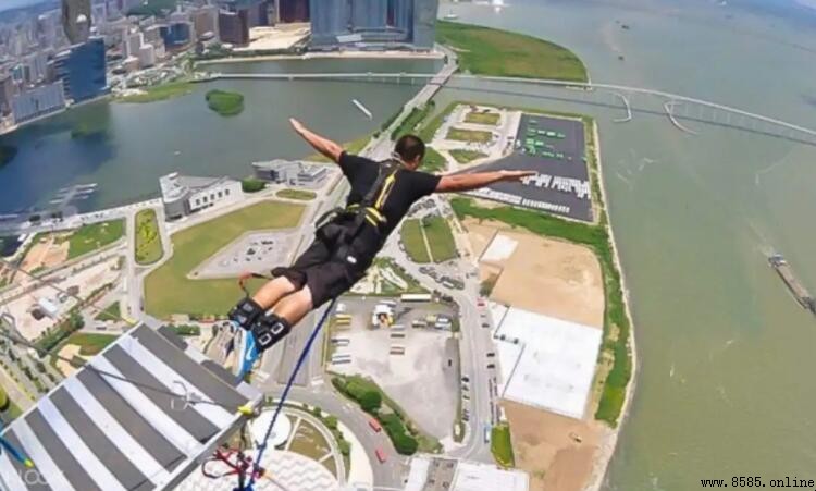 澳門塔蹦極高度揭秘:233米高空跳躅體驗