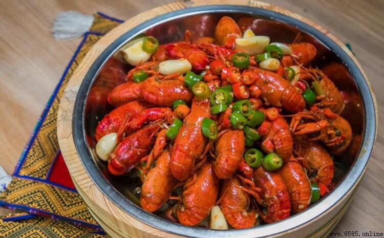 小龍蝦的蝦黃能吃嗎?解析其安全性與食用建議