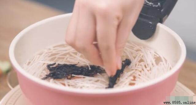 如何做出最美味的虾滑汤