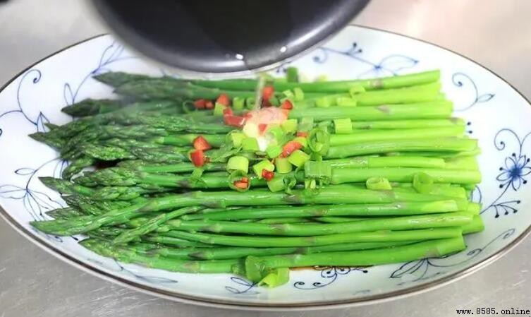 蘆筍先煮還是先去皮？正確處理方法與原因解析