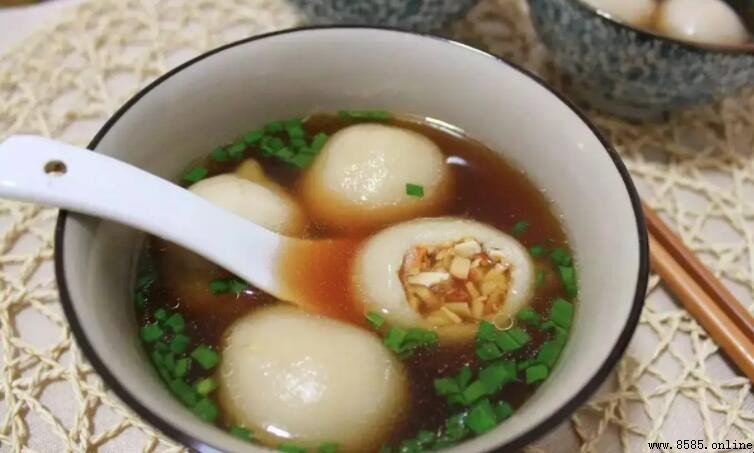 肉餡湯圓是什麼地方的特色小吃