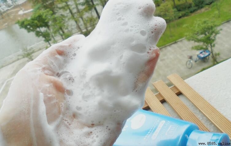 洗面奶怎麼打出泡沫?3個實用技巧大公開