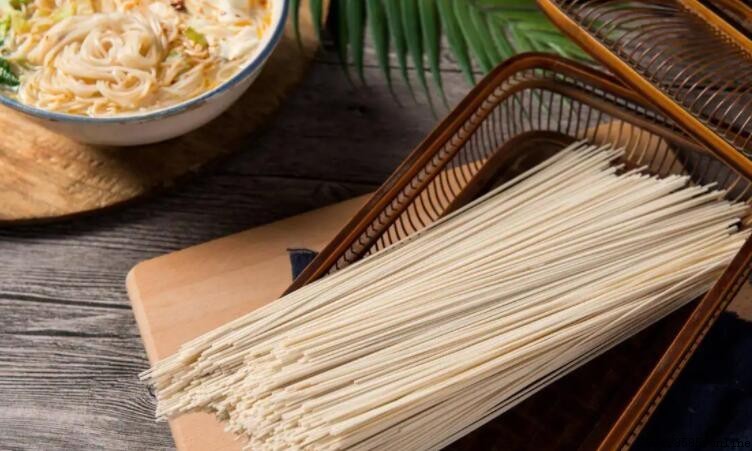面是酸性還是鹼性？解析面條的性質與食用優勢