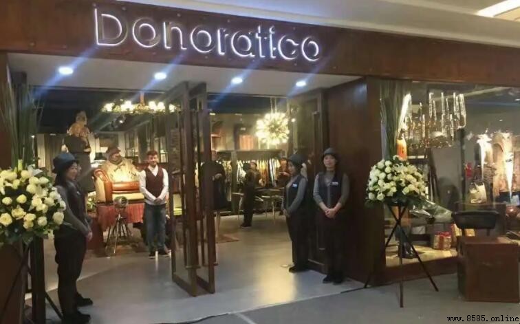 達衣巖女裝檔次解析:藝術品牌與市場定位