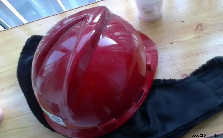 工地紅帽子代表什麼職位?一文解析安全帽顏色意義
