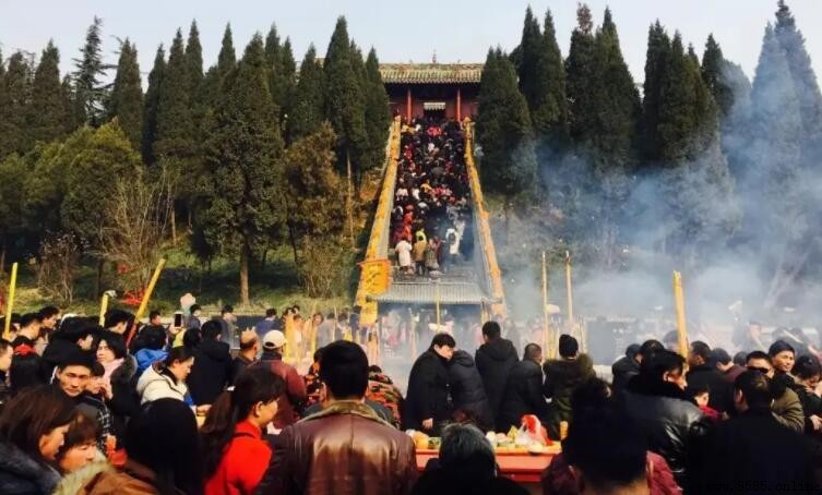河南特色民俗概览：四大庙会与文化节庆