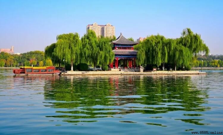 大明湖在哪個省？揭秘濟南市歷下區的湖光山色